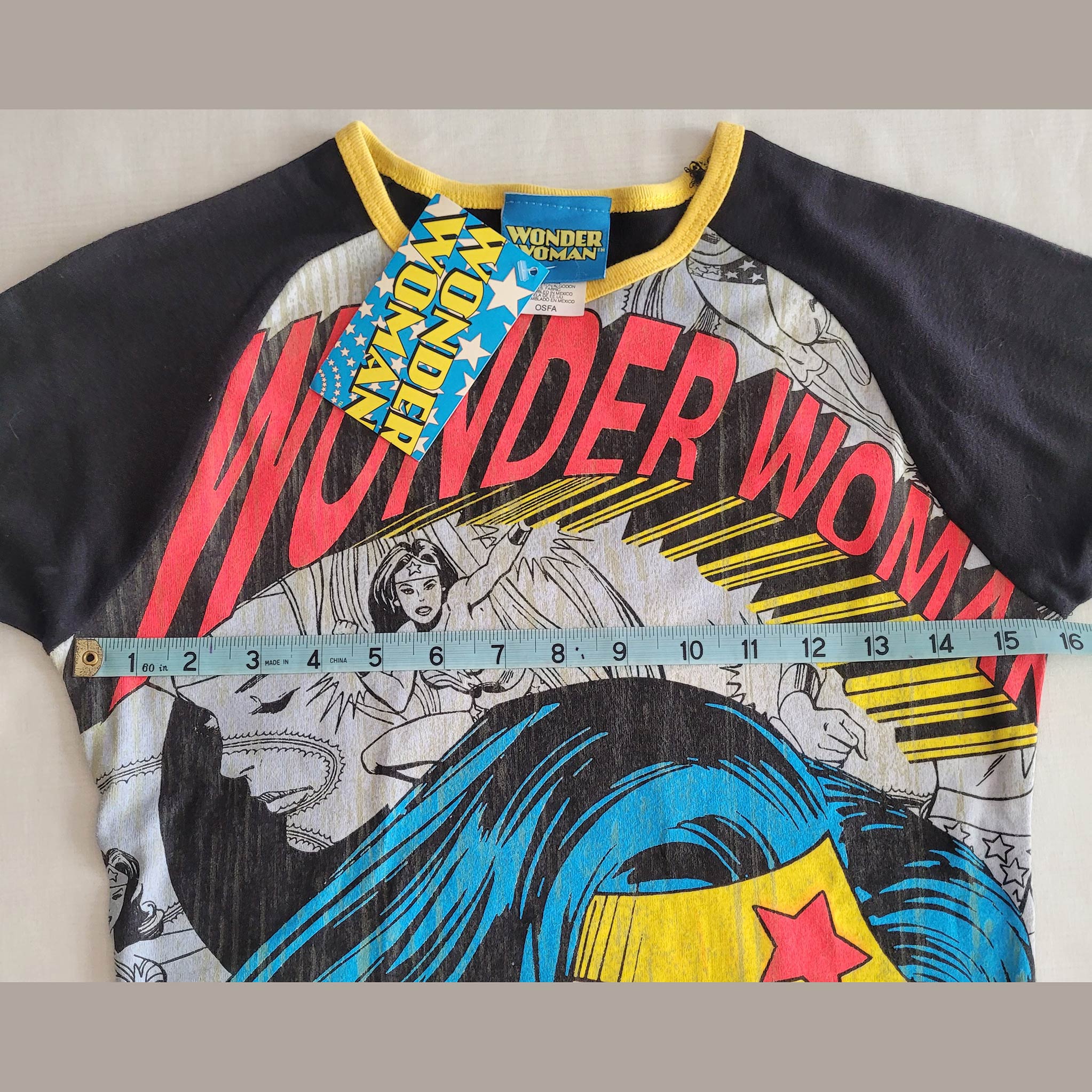 Women's Wonder Woman - Short Sleeve Tee