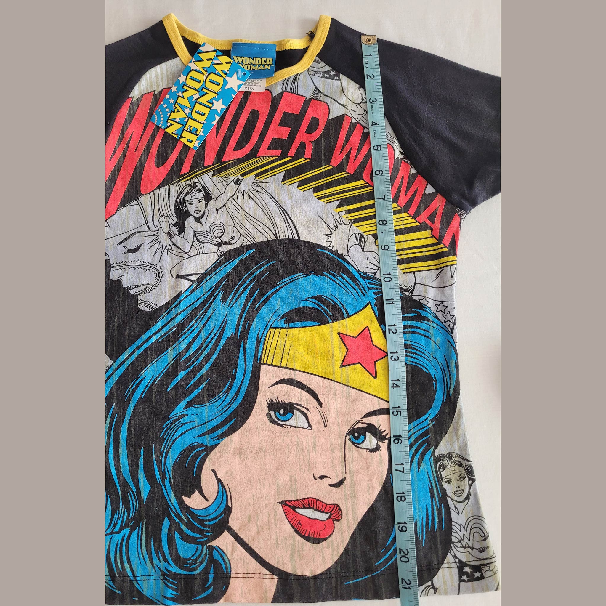 Women's Wonder Woman - Short Sleeve Tee