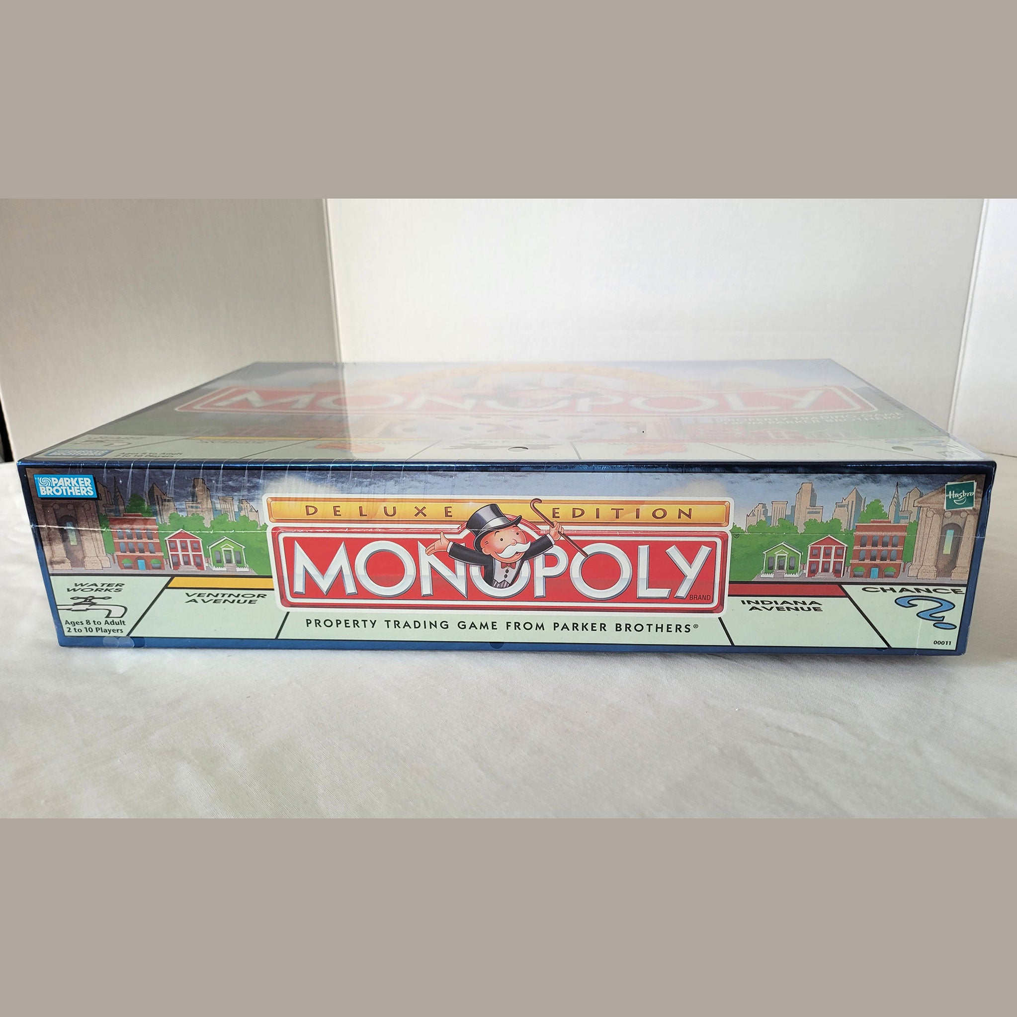 MONOPOLY Deluxe Edition (1998) – Factory Sealed – Vintage Parker Brothers Board